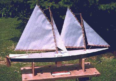 Folding schooner model